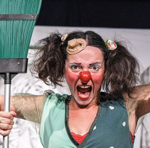 Farândola Teatro-Circo comemora 13 anos com estreia de espetáculo e programação especial