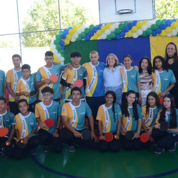 Governo entrega escola revitalizada em Aragarças