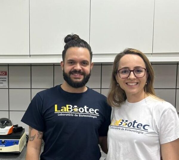 Aluno da UEG recebe prêmio por estudo sobre superbactérias em rios do Cerrado