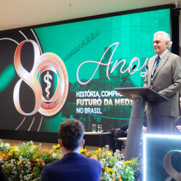 Caiado destaca papel dos médicos na saúde de qualidade