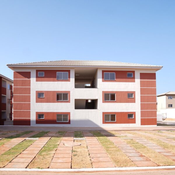 Agehab entrega 862 apartamentos do Crédito Parceria em Valparaíso