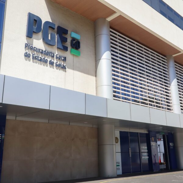 Fachada da PGE