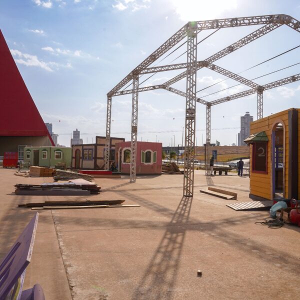 Goiás Social e OVG iniciam montagem do Natal do Bem 2025