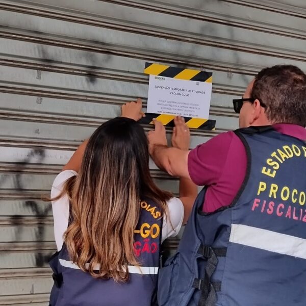 Procon Goiás interdita ótica