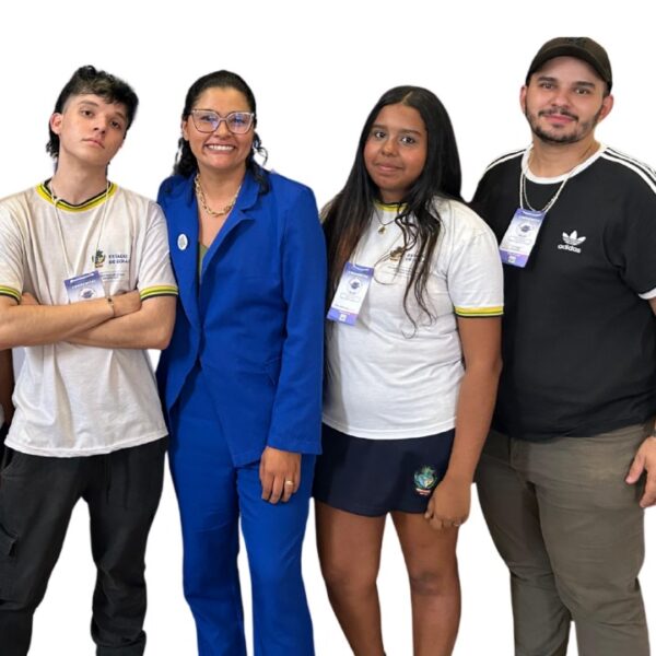 Estudantes da rede estadual de Goiás criam smartwatch sustentável para apoiar colegas neurodivergentes