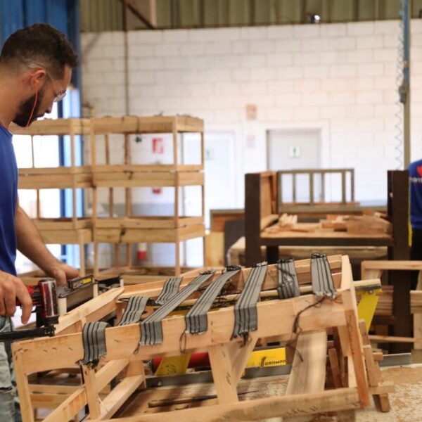 Goiás supera em 7 meses de 2025 todo saldo positivo de empregos formais registrado em 2024