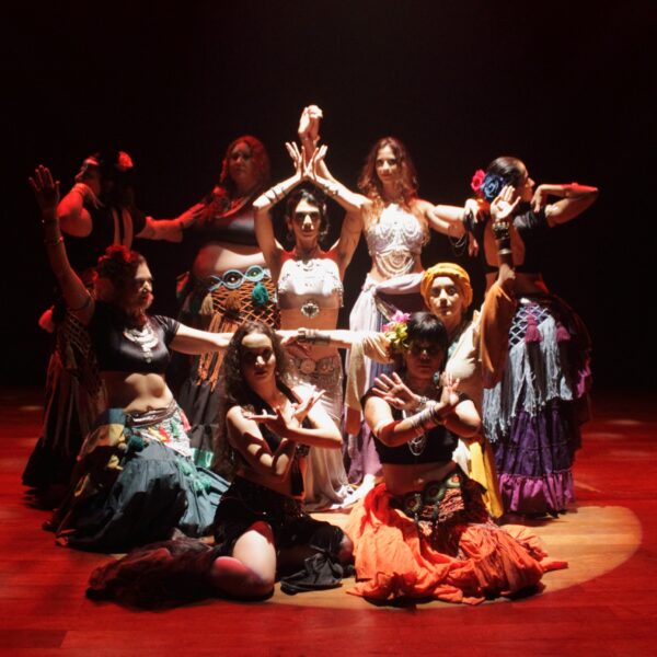 Espetáculo Somos Uma de dança tribal