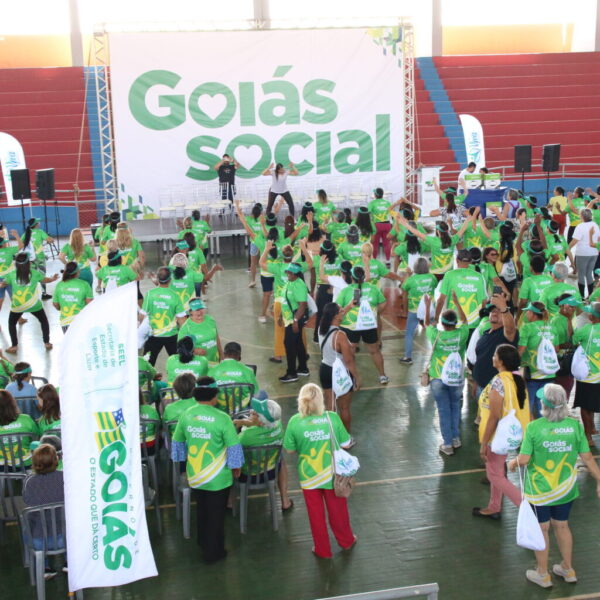 Viva Mais Goiás de Trindade recebe materiais esportivos