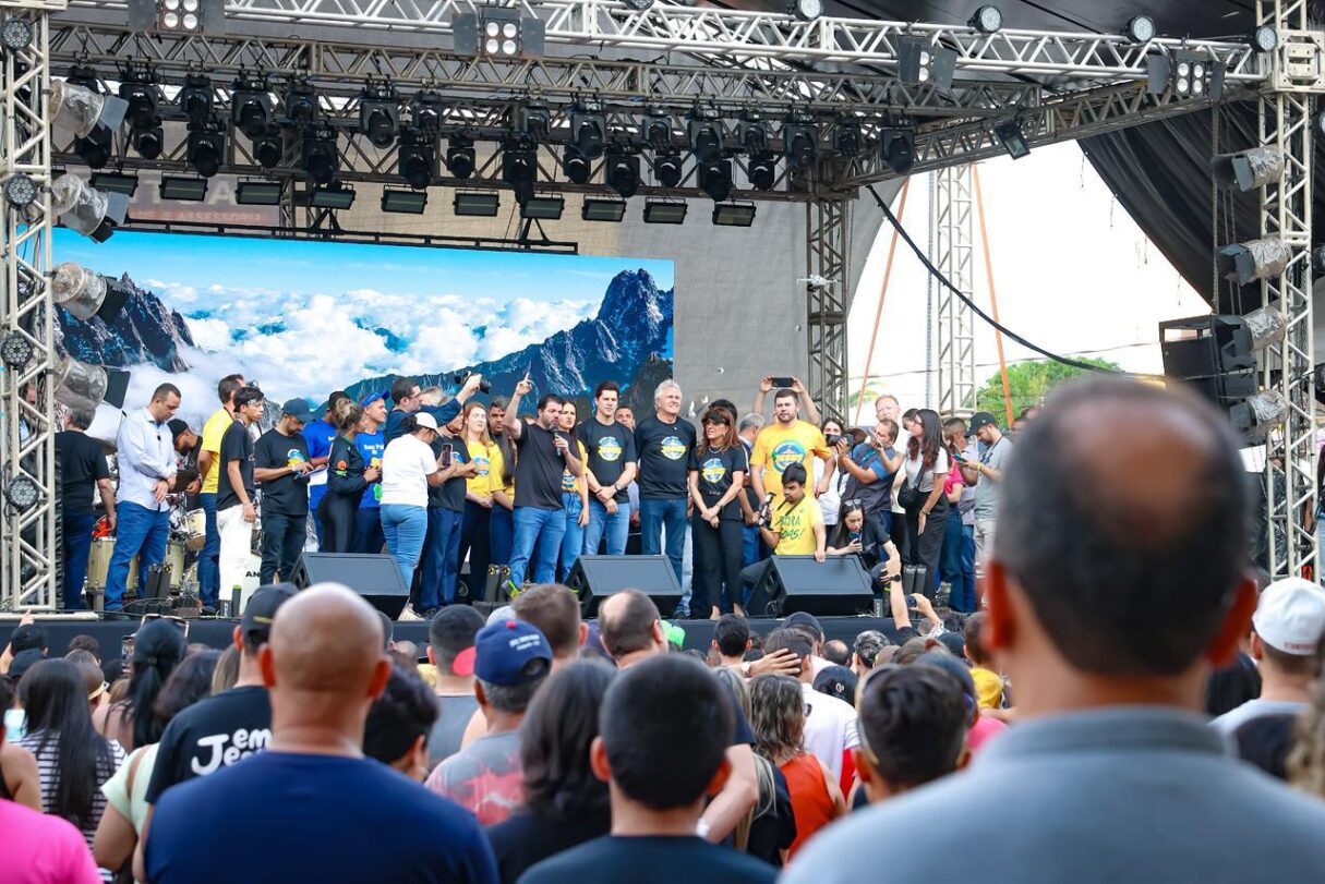 Caiado e Gracinha prestigiam Marcha Para Jesus 2025