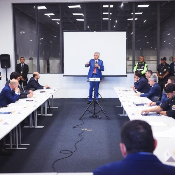 Caiado fala sobre segurança pública em congresso