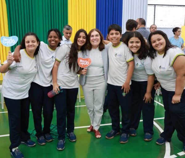 Em Jataí, Cepi Emília Ferreira de Carvalho recebe quadra poliesportiva