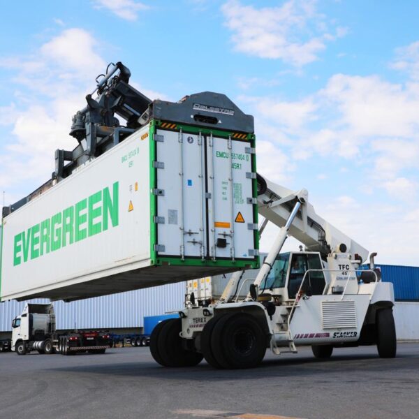 TRANSPORTE DE CONTAINER