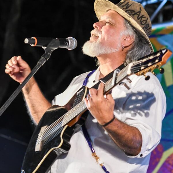 Festival MPB em Série III terá shows em Goiânia e Brasília - Cantor Pádua