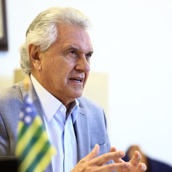 Caiado vai ao Rio de Janeiro e oferece apoio das forças de segurança de Goiás