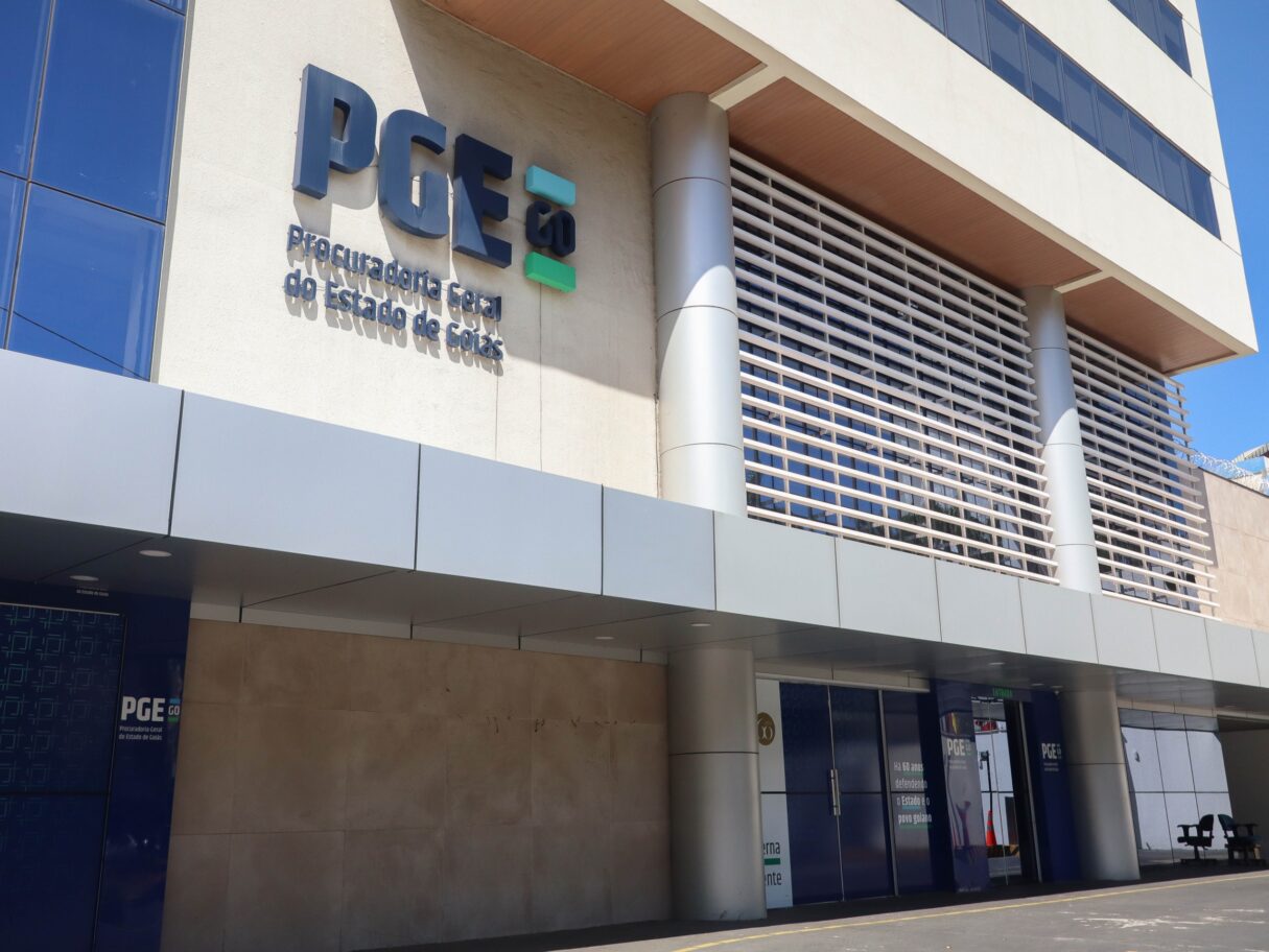 PGE-GO seleciona graduandos em Direito para estágio remunerado