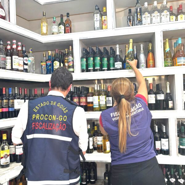 Procon participa de força-tarefa para combater falsificação de bebidas