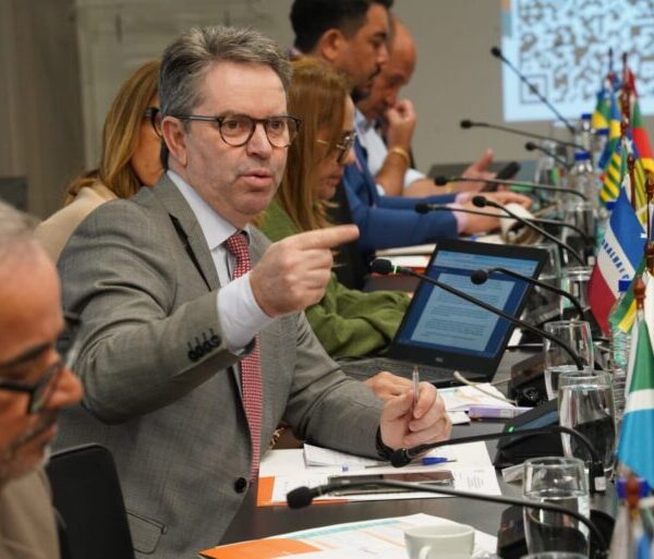 SES apresenta ações de combate ao metanol em Goiás