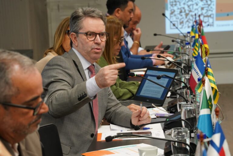 SES apresenta ações de combate ao metanol em Goiás