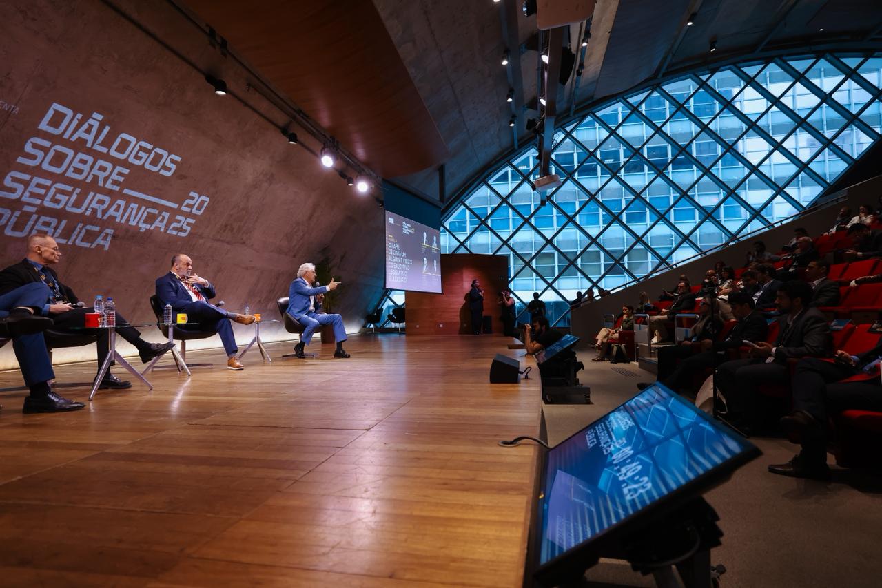 Caiado defende maior respaldo às polícias no combate à criminalidade 