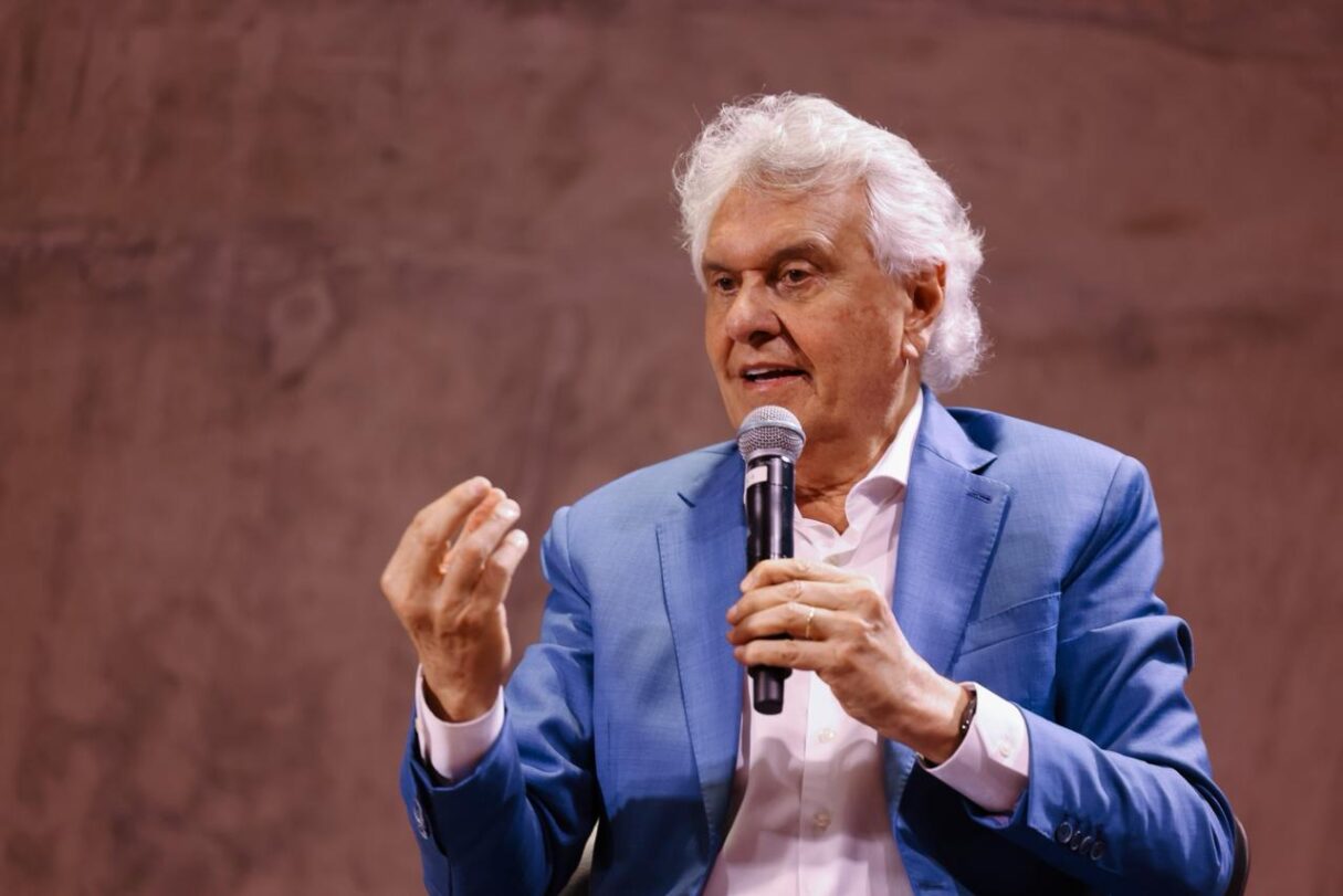 Caiado defende maior respaldo às polícias no combate à criminalidade - Caiado em evento na FGV no RJ fla sobre segurança pública