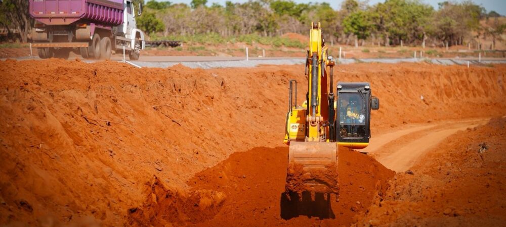 Governo reforça investimentos em rodovias e entrega moradias na região da estrada de ferro