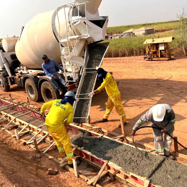 Construção de ponte na GO-338