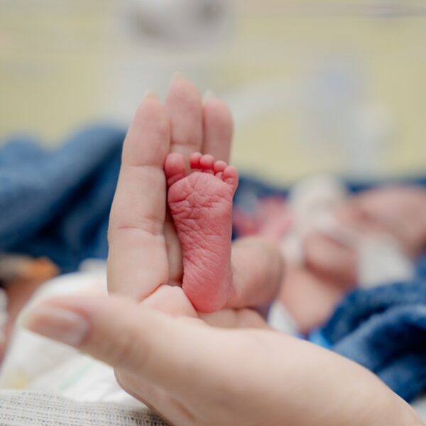 PEZINHO DE BEBÊ PREMATURO