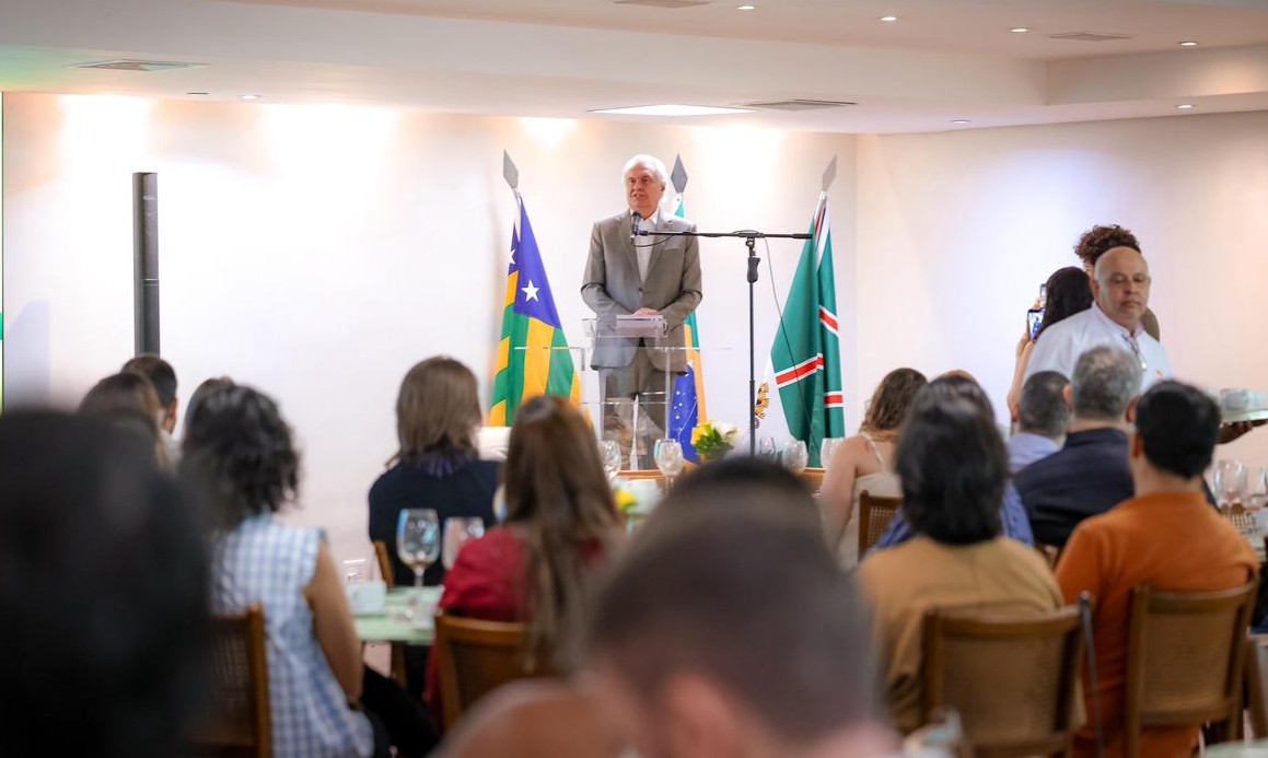 Caiado comemora fim da fila do licenciamento ambiental em Goiás