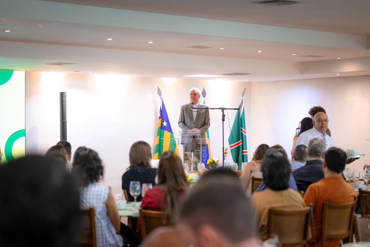 Caiado comemora fim da fila do licenciamento ambiental em Goiás