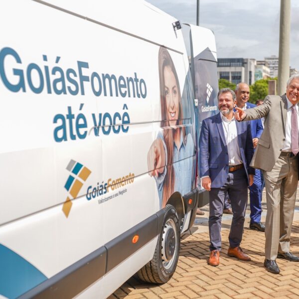 Estado lança van itinerante para levar crédito a empreendedores em Goiás