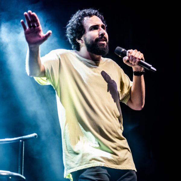 O comediante Murilo Couto sobe ao palco do Teatro Goiânia, neste domingo (9/11), com seu mais novo show de humor