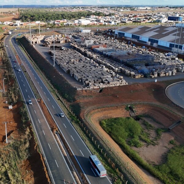 Mais de 100 obras de infraestrutura estão em execução em Goiás