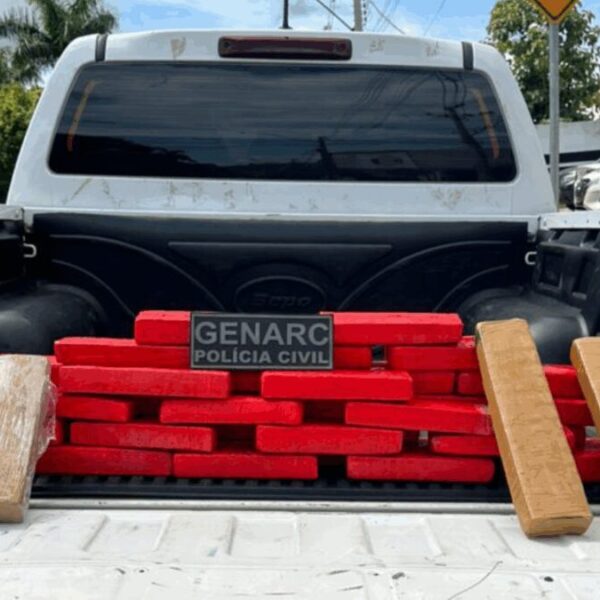 Polícia cumpre 22 mandados e apreende carga de drogas