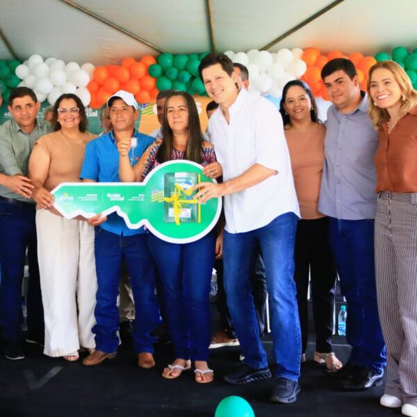 Daniel Vilela entrega casas a custo zero em Diorama