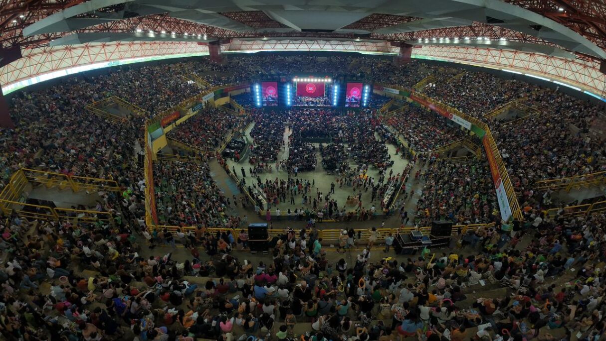 Entrega de brinquedos do Natal do Bem