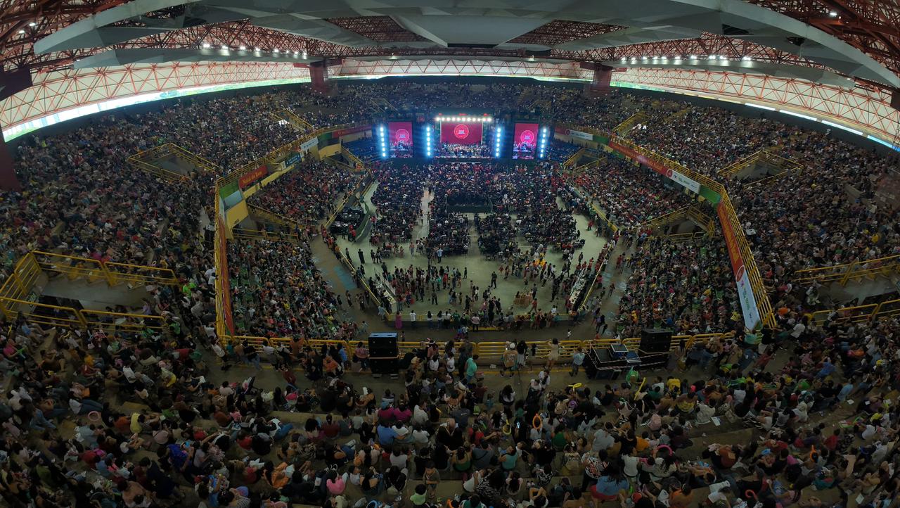 Natal do Bem distribui mais de 20 mil brinquedos a crianças em Goiânia, em evento festivo no Ginásio Arena