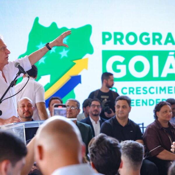 Entregues mais de 200 veículos e outros benefícios a cidades goianas