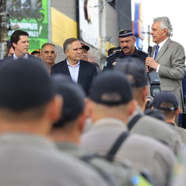 Helicóptero reforça segurança na Operação Natal Seguro