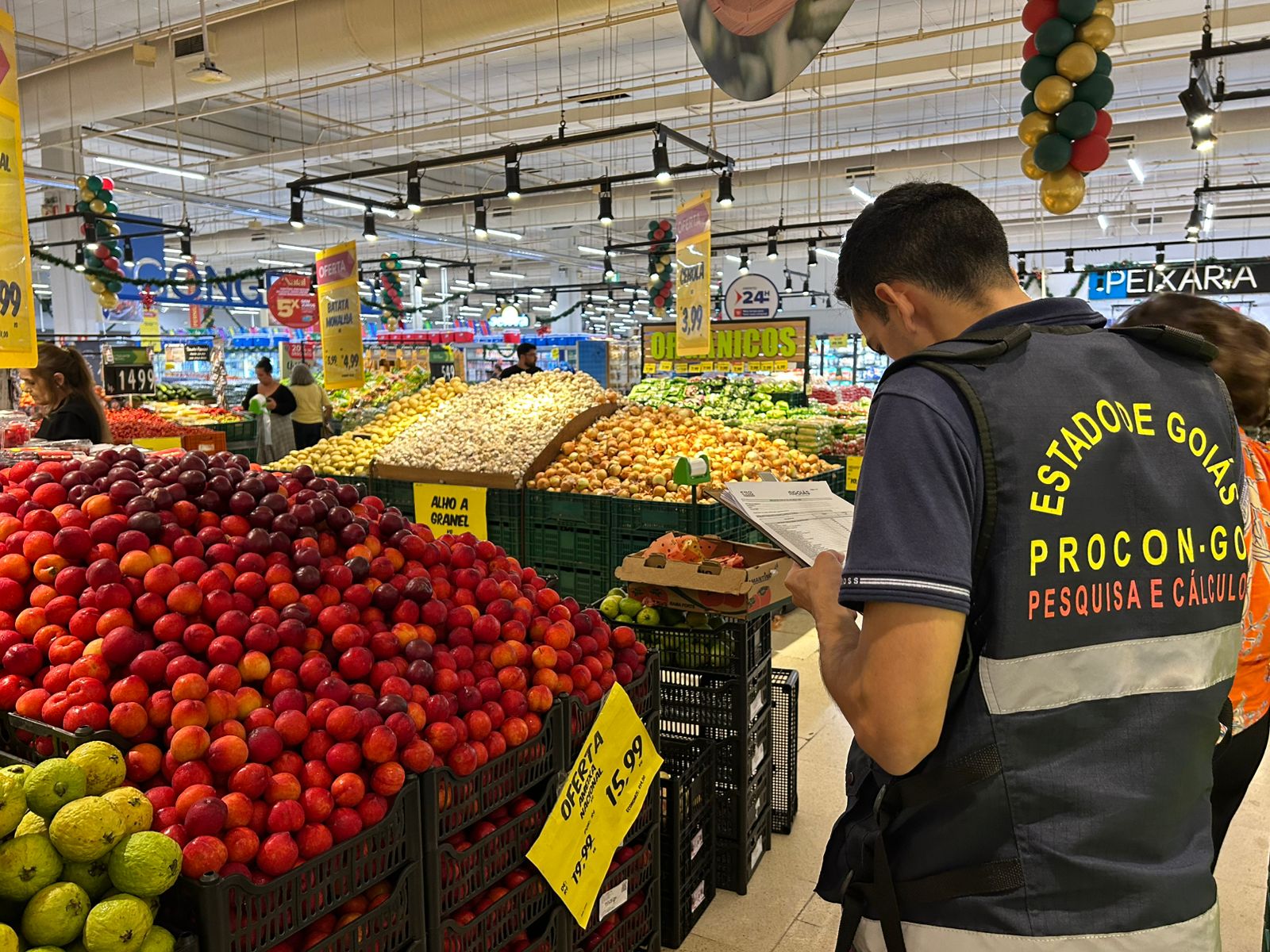 Procon pesquisa preço de ceia natalina