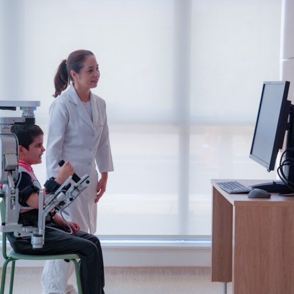 Uso de robôs nos tratamentos do Cora