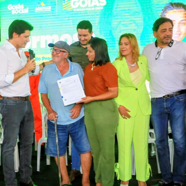 Daniel Vilela amplia atendimento habitacional em Formosa com entrega de 767 novos benefícios