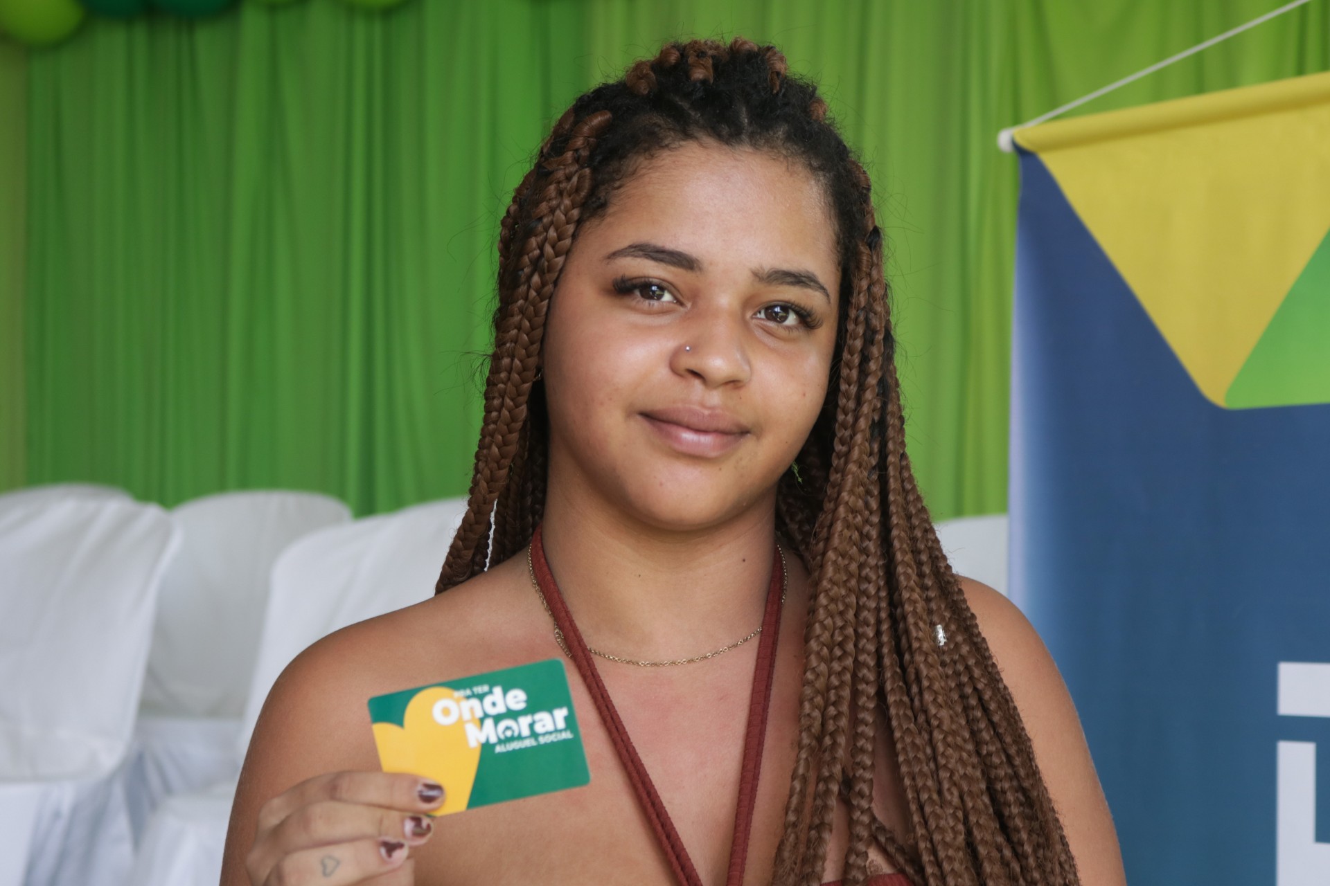 Cartões do Aluguel Social são entregues a famílias de Divinópolis