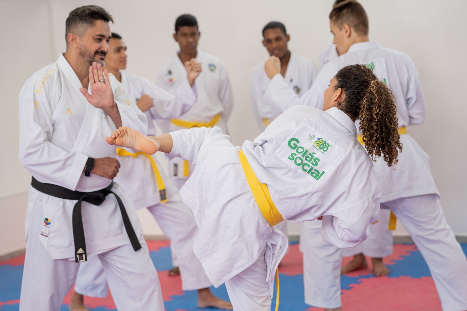 Alunos do Centro da Juventude Tecendo o Futuro