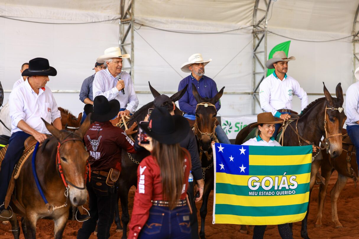 Caiado no encontro de muladeiros