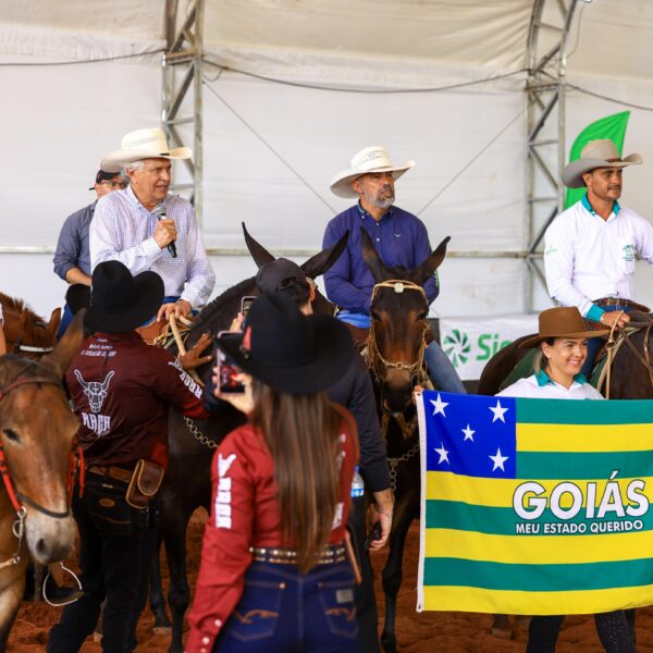 Caiado no encontro de muladeiros
