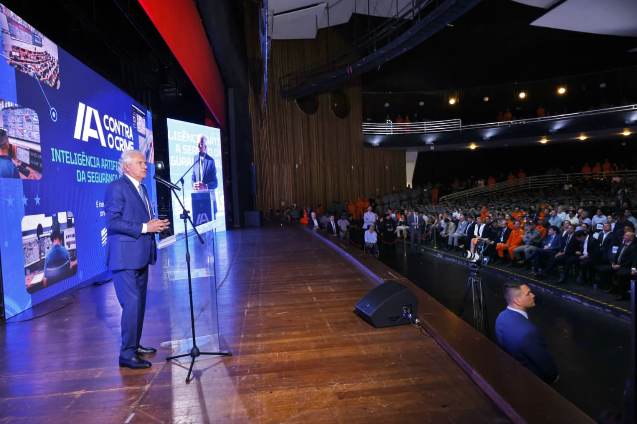 Lançamento de IA no trabalho das forças policiais