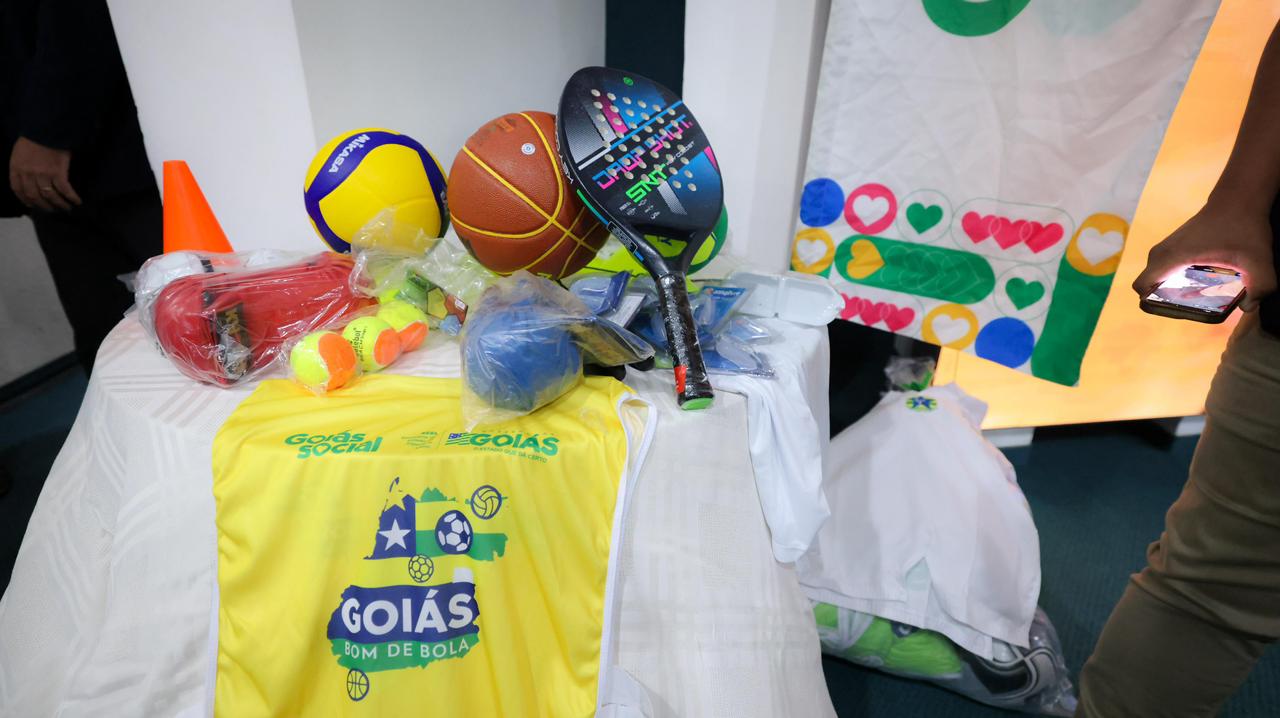 Governo entrega R$ 1,5 milhão em material esportivo para municípios goianos