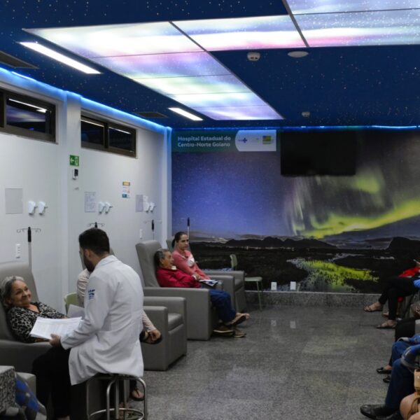 Centro de Oncologia do HCN começa 2026 com história de superação - Paciente durante atendimento e tratamento no centro de oncologia da unidade