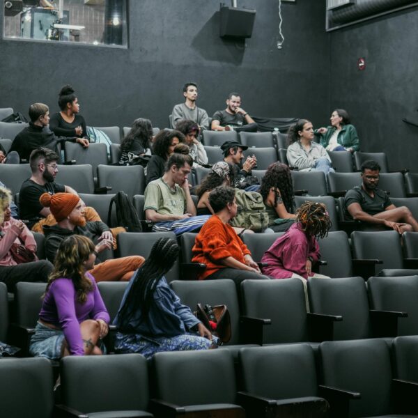 Escola de Artes Visuais recebe sessão itinerante do Cineclube Janela Lateral