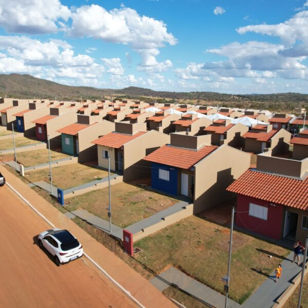 Agehab entrega 50 casas a custo zero em Posse nesta terça-feira